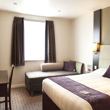 Premier Inn Premier Inn Wirral Greasby Εξωτερικό φωτογραφία
